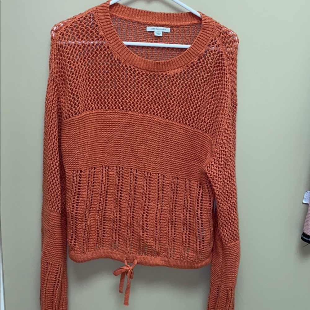 American Eagle coral colored sweater